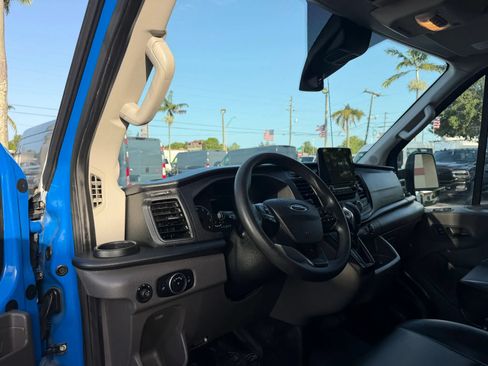 Used 2020 Ford Transit 250 Medium Roof RWD image 11