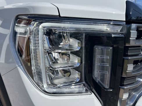 Used 2021 GMC Sierra 2500 AT4 w/ AT4 Preferred Package image 9