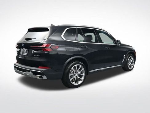New 2026 BMW X5 xDrive50e image 4