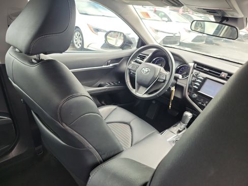Used 2019 Toyota Camry SE image 14