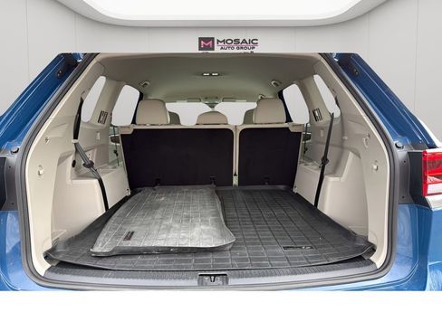 Used 2025 Volkswagen Atlas SE image 24
