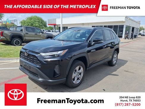 Used 2025 Toyota RAV4 XLE w/ Convenience Package image 1