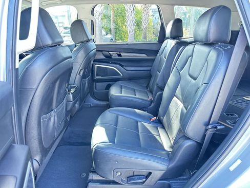 Used 2021 Kia Telluride EX w/ EX Premium Package AWD/4WD image 15