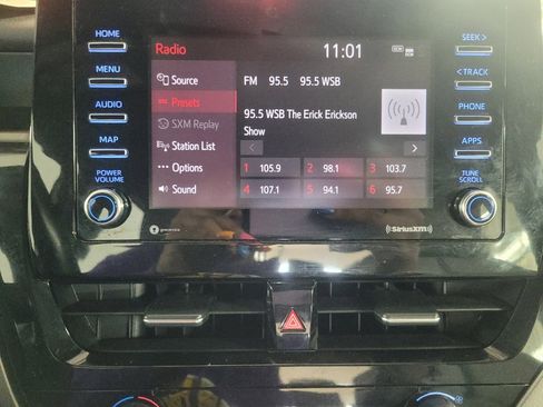 Used 2021 Toyota Camry SE FWD image 25