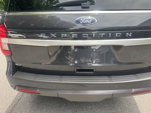 Used 2024 Ford Expedition XLT AWD/4WD image 18