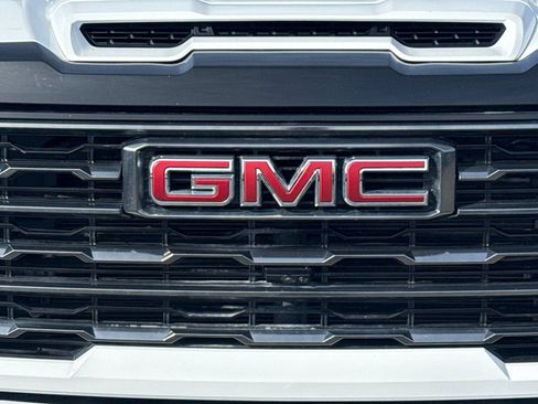 Used 2024 GMC Sierra 2500 AT4 w/ AT4 Premium Plus Package AWD/4WD image 47
