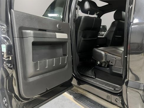 Used 2015 Ford F350 Lariat image 31