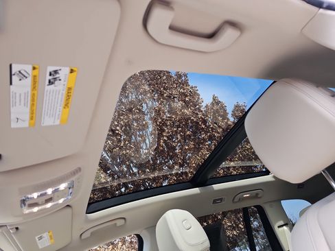 Certified 2023 Mercedes-Benz GLS 450 4MATIC image 32