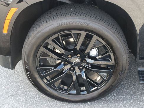 Used 2025 Chevrolet Tahoe Premier AWD/4WD image 46
