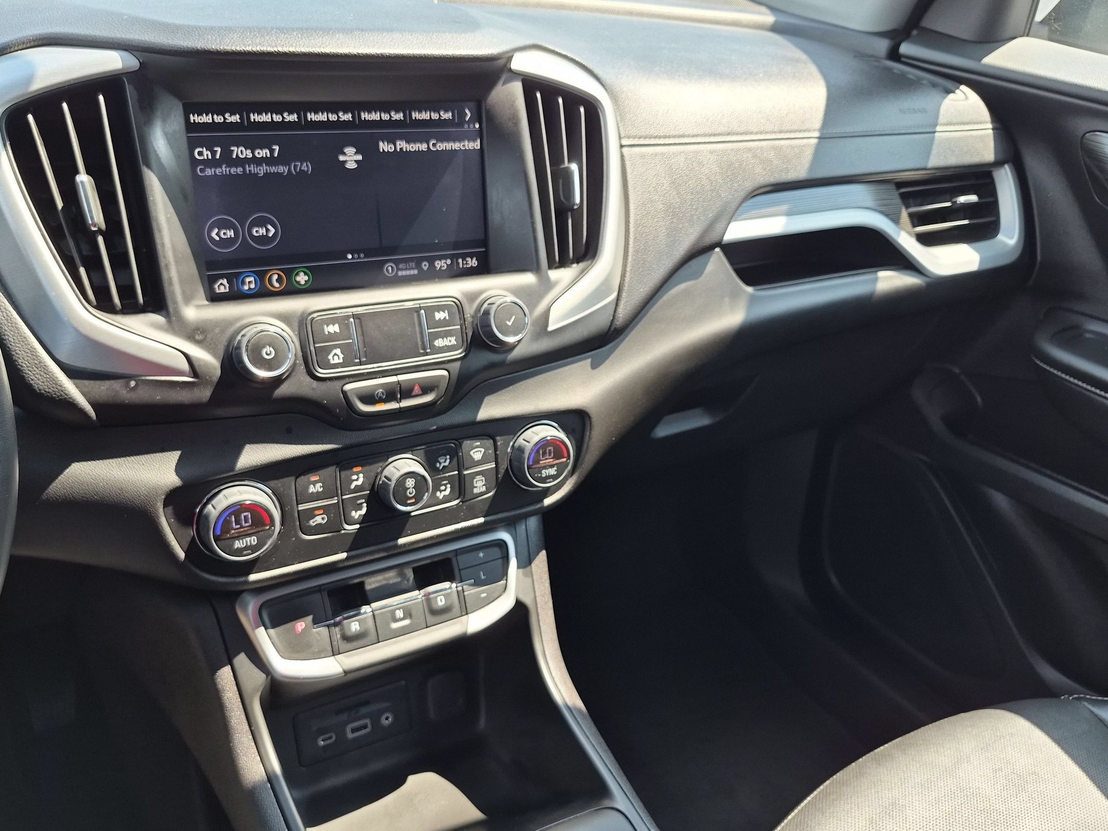 Used 2024 GMC Terrain SLT AWD/4WD image 22