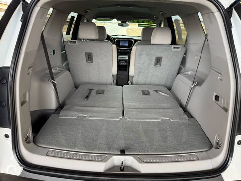 Used 2022 GMC Acadia SLE image 24