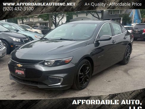 Used 2017 Chevrolet Malibu LT FWD image 1