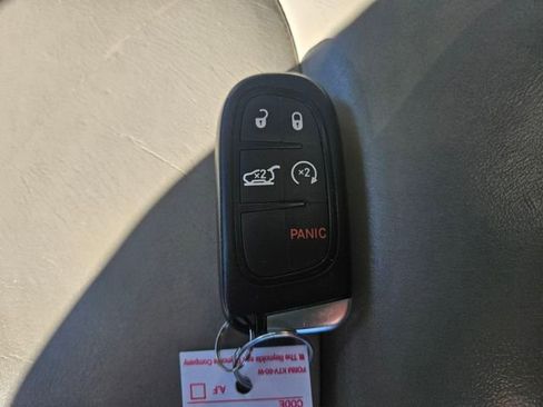 Used 2015 Jeep Cherokee Limited image 29