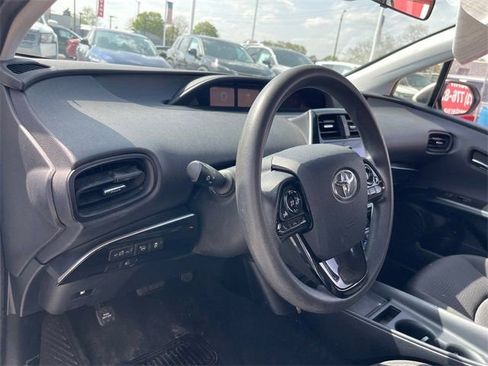 Used 2022 Toyota Prius LE image 8