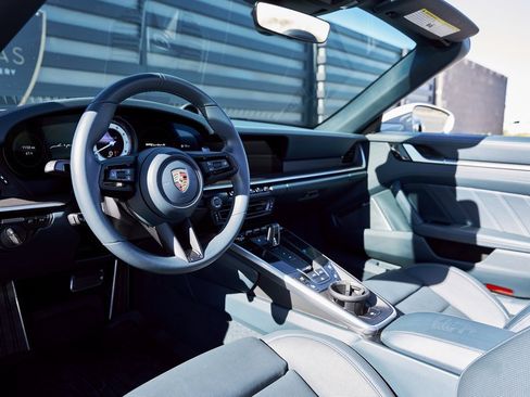 Used 2021 Porsche 911 Turbo S image 2