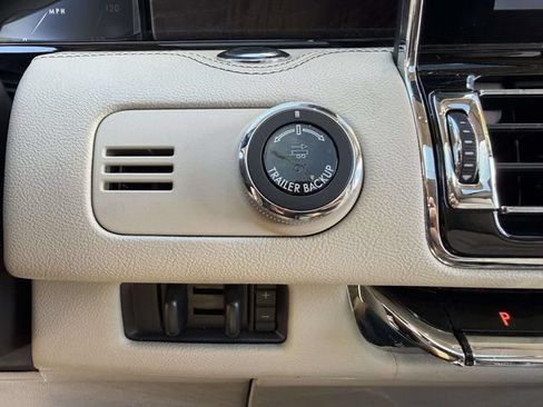 Used 2021 Lincoln Navigator L Reserve AWD/4WD image 25