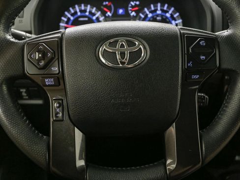 Used 2019 Toyota 4Runner TRD Off-Road AWD/4WD image 31