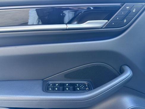 Certified 2025 Porsche Macan 4 Electric image 12