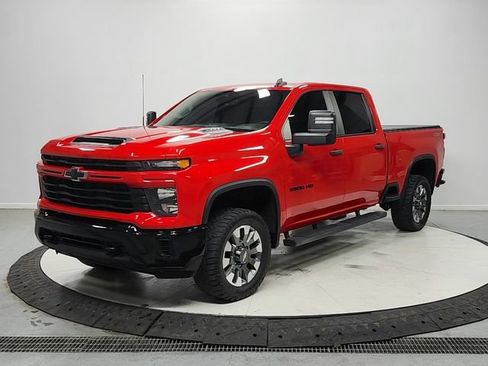 Used 2024 Chevrolet Silverado 2500 Custom w/ Custom Value Package AWD/4WD image 3