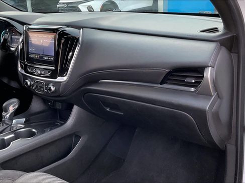 Used 2023 Chevrolet Traverse LT image 18