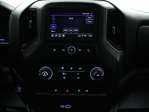 Used 2024 Chevrolet Silverado 2500 Custom image 21