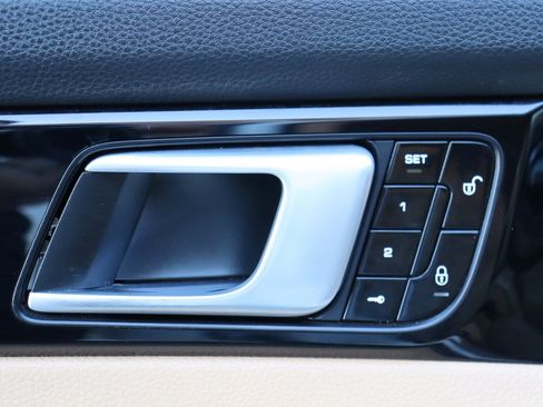 Used 2018 Porsche Panamera 4 w/ Premium Package Plus AWD/4WD image 25