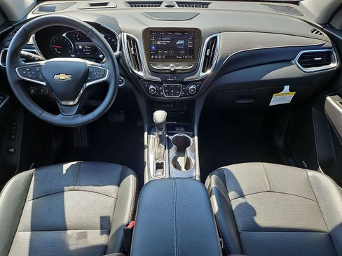 Used 2024 Chevrolet Equinox Premier FWD image 11
