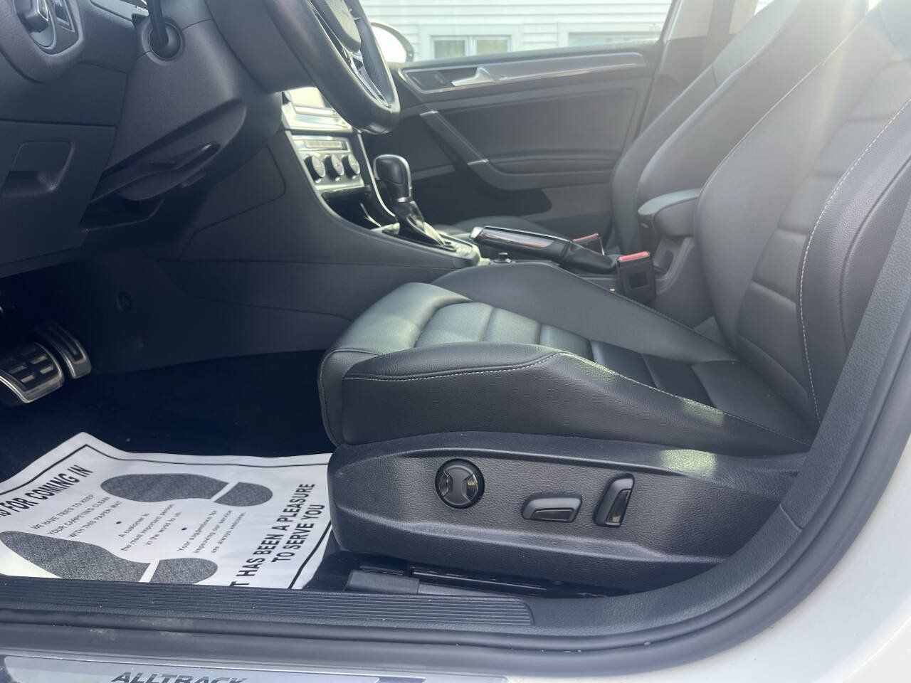 Used 2017 Volkswagen Golf Alltrack SEL AWD/4WD image 28