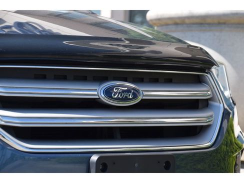 Used 2018 Ford Escape Titanium FWD image 10