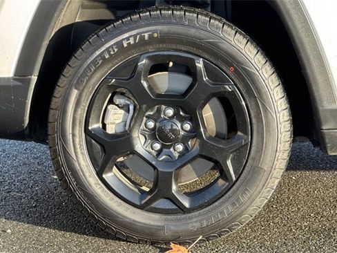 Used 2024 Jeep Compass Trailhawk image 34