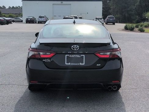 Used 2022 Toyota Camry SE FWD image 4