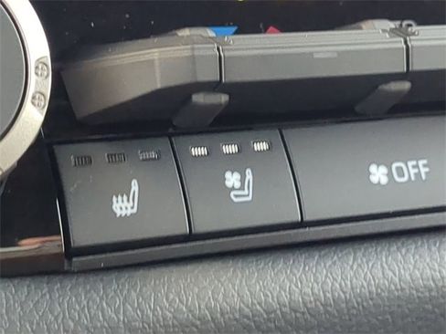 New 2025 Toyota Tundra Limited image 22