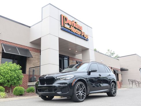 Used 2022 BMW X5 M50i AWD/4WD image 39