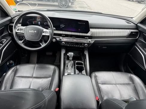 Used 2024 Kia Telluride EX w/ EX Captain's Chair Package FWD image 16