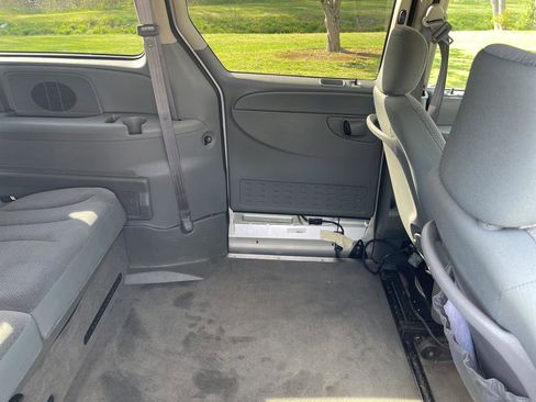 Used 2005 Chrysler Town & Country LX w/ Popular Equipment Group II image 38