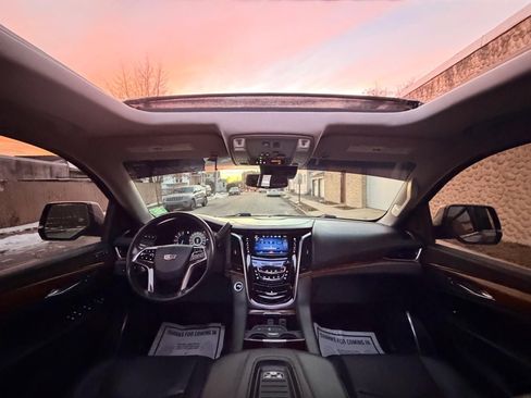 Used 2018 Cadillac Escalade Premium Luxury image 38