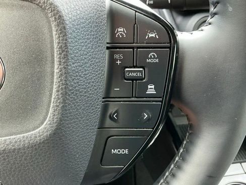 Used 2023 Toyota Prius XLE FWD image 17