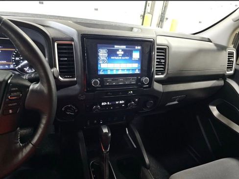 Used 2024 Nissan Frontier SV w/ SV Convenience Package image 16