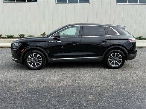 Used 2022 Lincoln Nautilus Reserve image 5