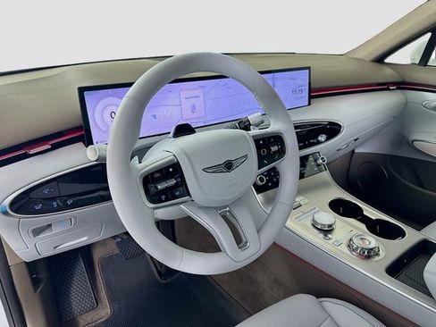 Certified 2026 Genesis GV70 2.5T Advanced AWD/4WD image 9