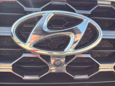 Used 2020 Hyundai Santa Fe Limited w/ Cargo Package FWD image 4