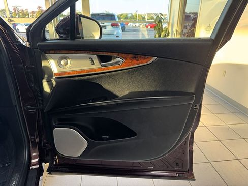 Used 2017 Lincoln MKX Reserve w/ Luxury Package image 14