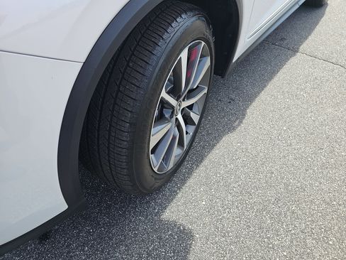 Used 2025 Acura MDX SH-AWD w/ Technology Package image 32