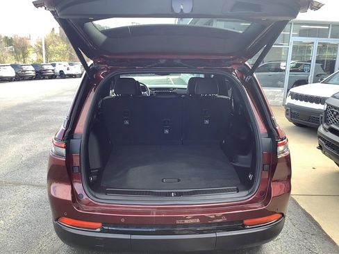 Certified 2024 Jeep Grand Cherokee Altitude image 6