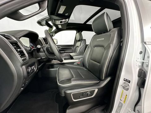 Used 2025 RAM 1500 Laramie w/ Sport Appearance Package AWD/4WD image 4