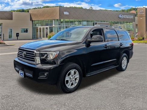 Used 2019 Toyota Sequoia SR5 image 7