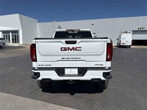 Used 2024 GMC Sierra 1500 AT4 w/ Technology Package image 3