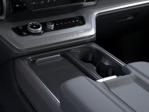 New 2025 Ford Expedition Active image 15