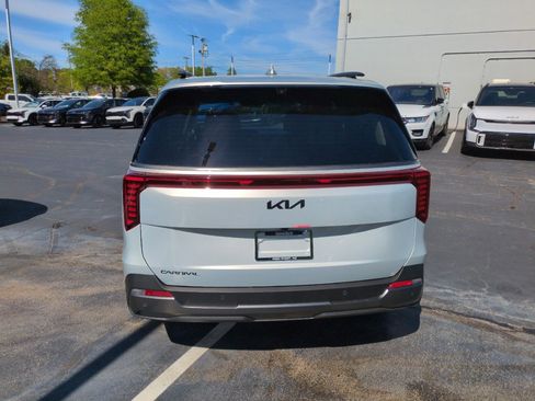 New 2026 Kia Carnival SX Prestige FWD image 5