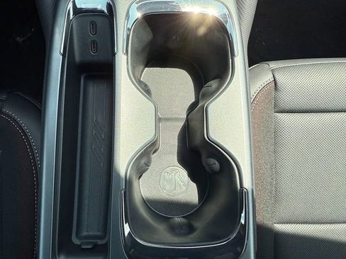 New 2025 Chevrolet Equinox EV RS image 32